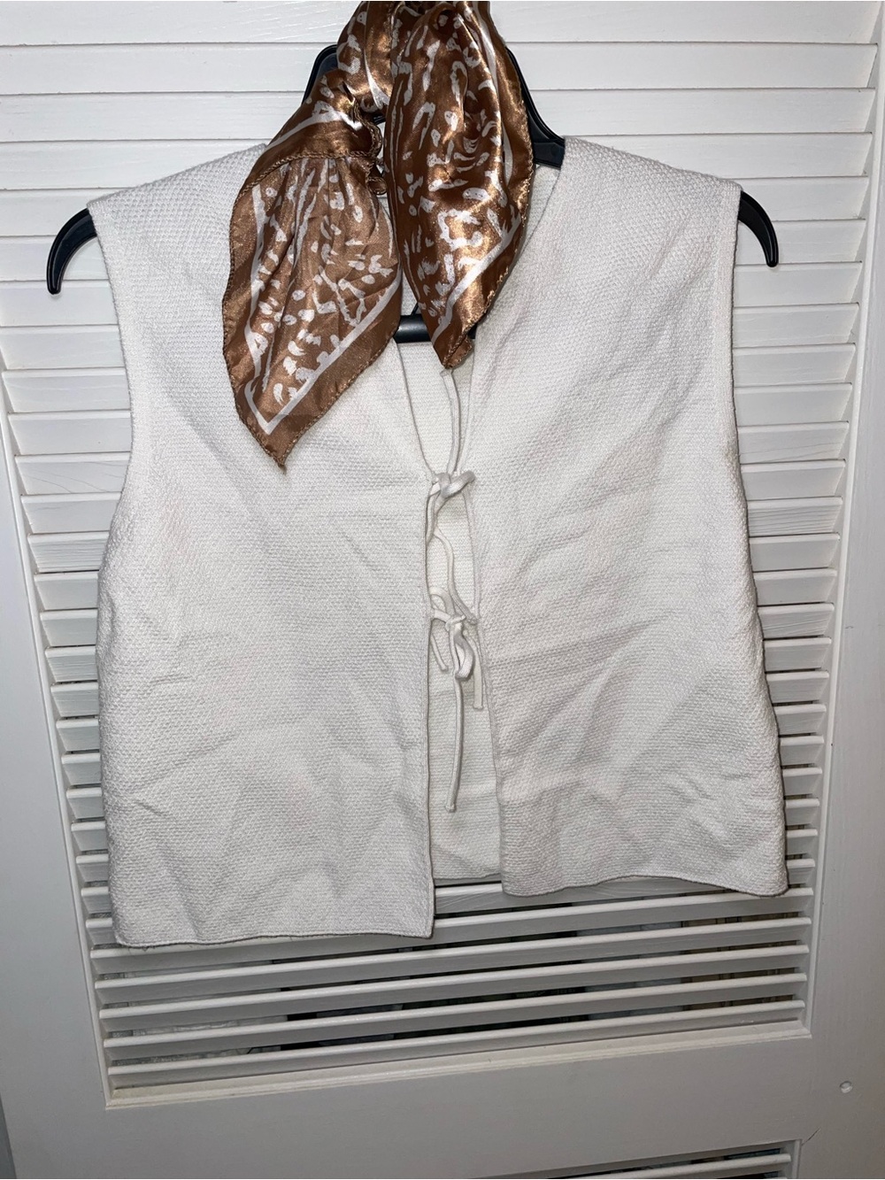 Women’s Cream Textured Tie-Front Vest